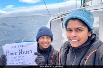 2 ఇండియన్ నేవీ ఉమెన్ ఆఫీసర్స్ క్రాస్ పాయింట్ నెమో, ఎర్త్ యొక్క మోస్ట్ రిమోట్ లొకేషన్