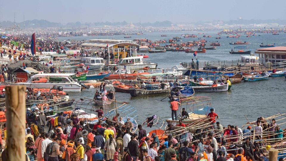 Mahakumbh 2025: మహా కుంభమేళాకు తరలివస్తున్న భక్త జనం; ఇప్పటివరకు 10 కోట్ల మంది పుణ్య స్నానాలు-mahakumbh 2025 97 3 మిలియన్ల మంది భక్తులు మొదటి 11 రోజుల్లో సంగంలో పవిత్ర స్నానం చేస్తారు ,జాతీయ