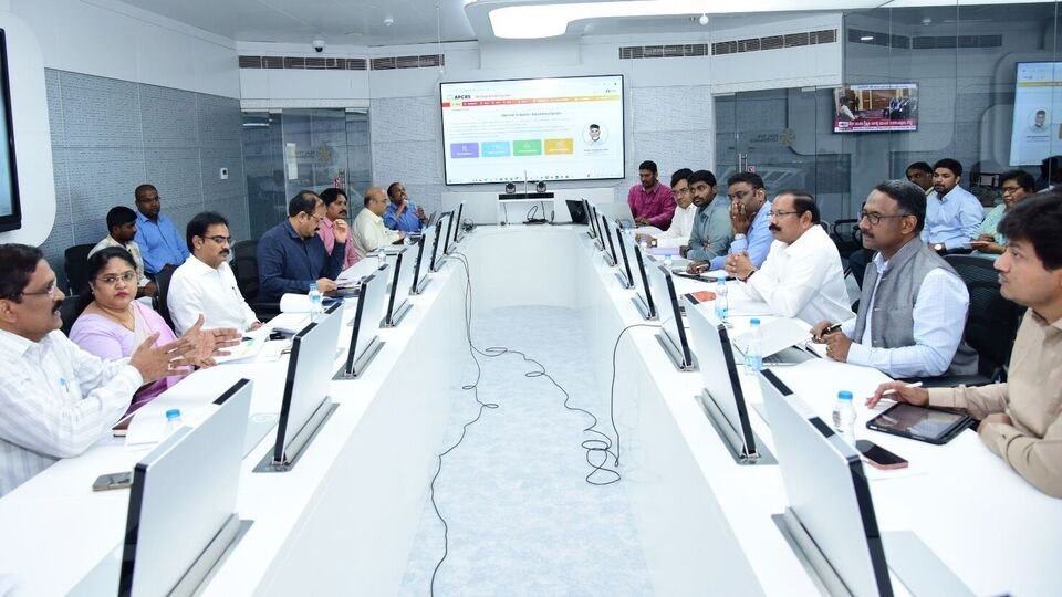 RTGS Vs GSWS: ముఖ్యమంత్రులనే ఏమార్చిన రెండు వ్యవస్థలు, పార్టీల గెలుపొటముల్ని ప్రభావితం చేయడంలో కీలక పాత్ర