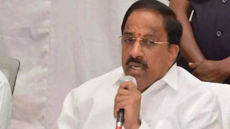 TG సంక్షేమ పథకాలు : లక్షన్నర లోపు ఆదాయం ఉన్న వారికి రేషన్ కార్డులు, మంత్రి తుమ్మల కీలక ప్రకటన