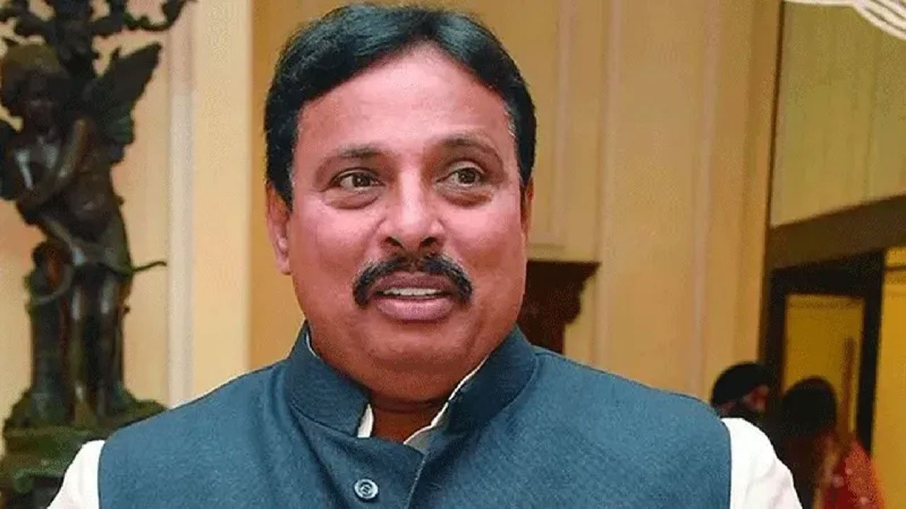 చింతల్ బస్తీలో ఎమ్మెల్యే దానం నాగేందర్‌ హల్ చల్‌