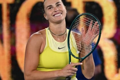 ఆస్ట్రేలియన్ ఓపెన్ 2025 మహిళల సింగిల్స్ ఫైనల్‌కు చేరుకోవడానికి పౌలా బడోసాను ఓడించిన అరీనా సబలెంకా