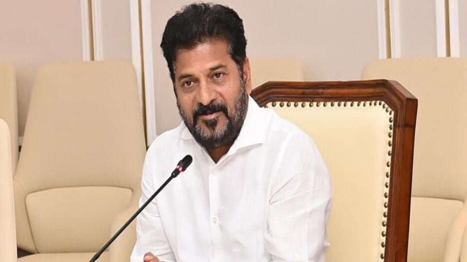 ఇందిరమ్మ ఇళ్ల నిర్మాణం ఇసుక)