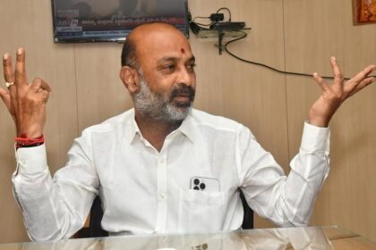గద్దర్ కు పద్మ అవార్డు ఎలా ఇస్తాం
