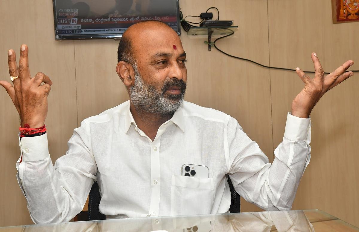 గద్దర్ కు పద్మ అవార్డు ఎలా ఇస్తాం