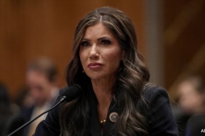 డొనాల్డ్ ట్రంప్ హోంల్యాండ్ సెక్యూరిటీ సెక్రటరీగా క్రిస్టీ నోయెమ్ ధృవీకరించారు