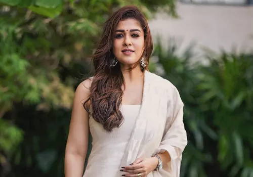 నయనతారకు బిగ్ షాక్ .. ధనుష్ ధనుష్ దే పైచేయి ..!