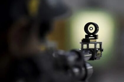 నర్మదా నితిన్ రాజు మహిళల 10 మీటర్ల ఎయిర్ రైఫిల్ గోల్డ్‌ను కైవసం చేసుకోవడానికి జాతీయ రికార్డును కాల్చాడు; అనిష్ భన్వాలా 25 మీ రాపిడ్ ఫైర్ పిస్టల్‌ను గెలుచుకుంది