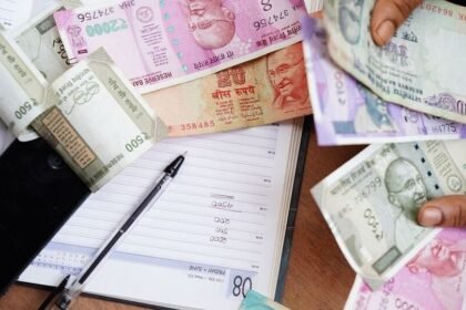 ప్రభుత్వ రంగ బ్యాంకు సిబ్బందికి ఊరట ఊరట .. పన్ను పన్ను పన్ను వెనకడుగు వెనకడుగు, చెల్లింపులకు ముందుకొచ్చిన ముందుకొచ్చిన యాజమాన్యాలు యాజమాన్యాలు యాజమాన్యాలు ..