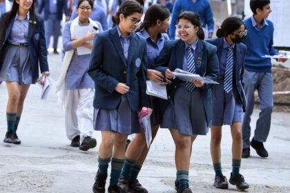 బారెడ్ వస్తువులు మరియు దుస్తుల కోడ్ జాబితా