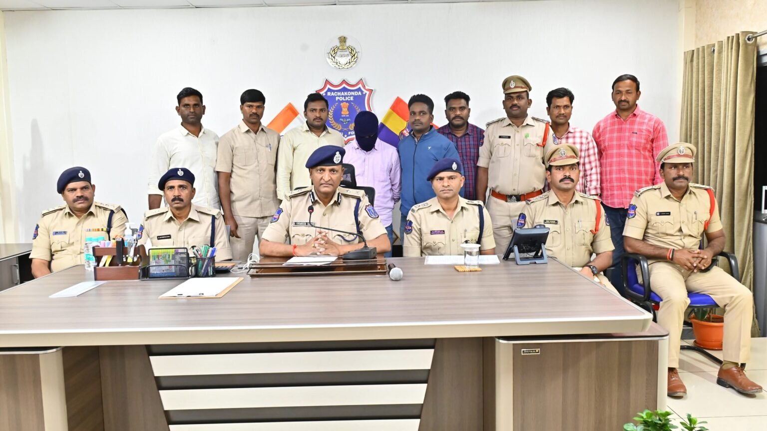 మనిషిని ఇంత క్రూరంగా క్రూరంగా? - ముద్రా న్యూస్