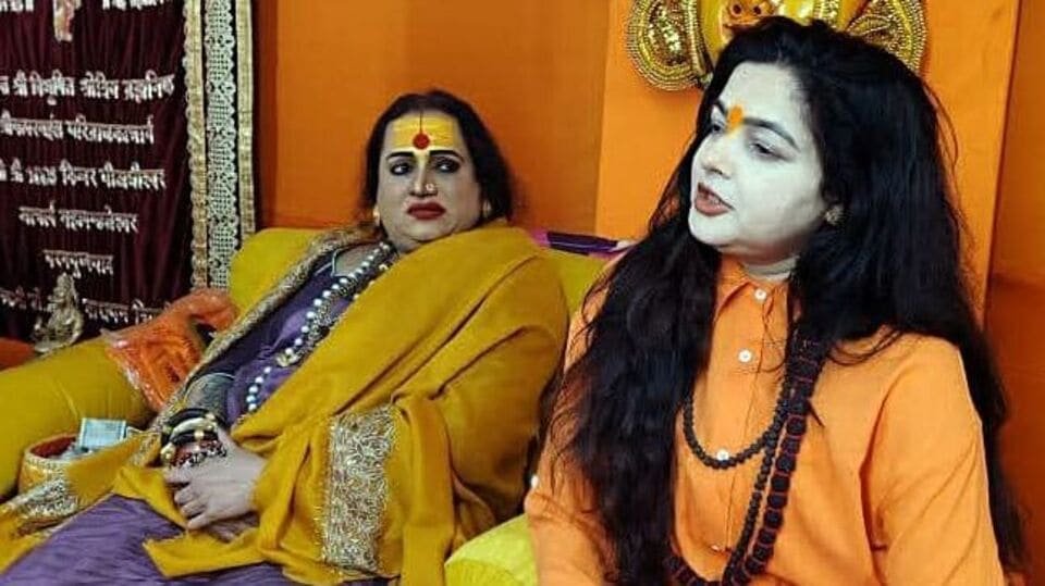 మమ్టా కులకర్ణి: కిన్నార్ అఖాడా నుంచి మమతా కులకర్ణి కులకర్ణి; కారణం కారణం?