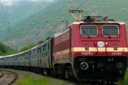 మహా కుపే మేళా ప్రత్యేక రైళ్లు: మహాకుంభమేళాకు మహాకుంభమేళాకు భక్తులకు గుడ్ న్యూస్ న్యూస్-విశాఖ నుంచి నాలుగు ప్రత్యేక ప్రత్యేక ప్రత్యేక