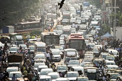 మహారాష్ట్రలో బస్సు ఛార్జీలు 14.95%, ఆటో, టాక్సీ ధరలు రూ. 3 పెరిగాయి