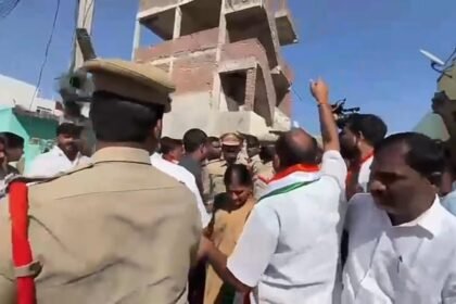 రాజకీయ రణరంగం..! నల్గొండ మాజీ ఎమ్మెల్యేపై మంత్రి కోమటిరెడ్డి వర్డీయుల దాడి