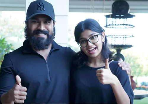 రామ్ చరణ్ ని కలిసిన సుకుమార్ కూతురు