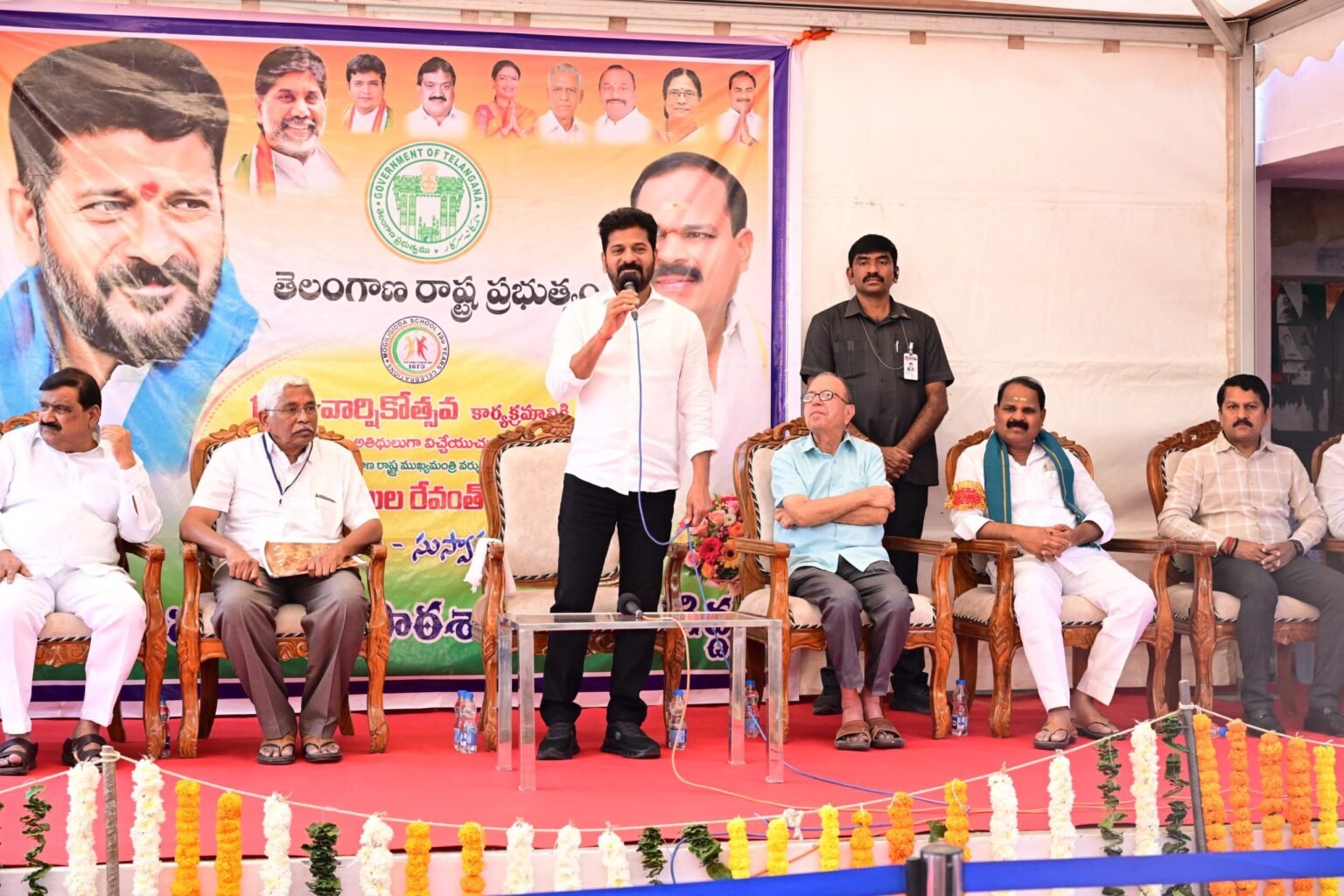 సమాజంపై ప్రభావితం చూపేలా ప్రభుత్వ పాఠశాలలను గొప్పగా తీర్చిదిద్దండి తీర్చిదిద్దండి
