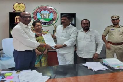 సమ్మెకు వెళ్తాం ... ఆర్టీసీ కార్మికుల అల్టిమేటం