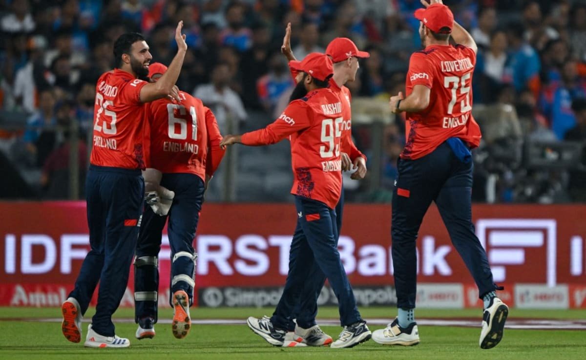 సాకిబ్ మహమూద్ ఎవరు? 4 వ T20i లో భారతదేశాన్ని చారిత్రాత్మక కనిష్టాన్ని అనుభవించమని ఇంగ్లాండ్ యొక్క పాకిస్తాన్-మూలం నక్షత్రం