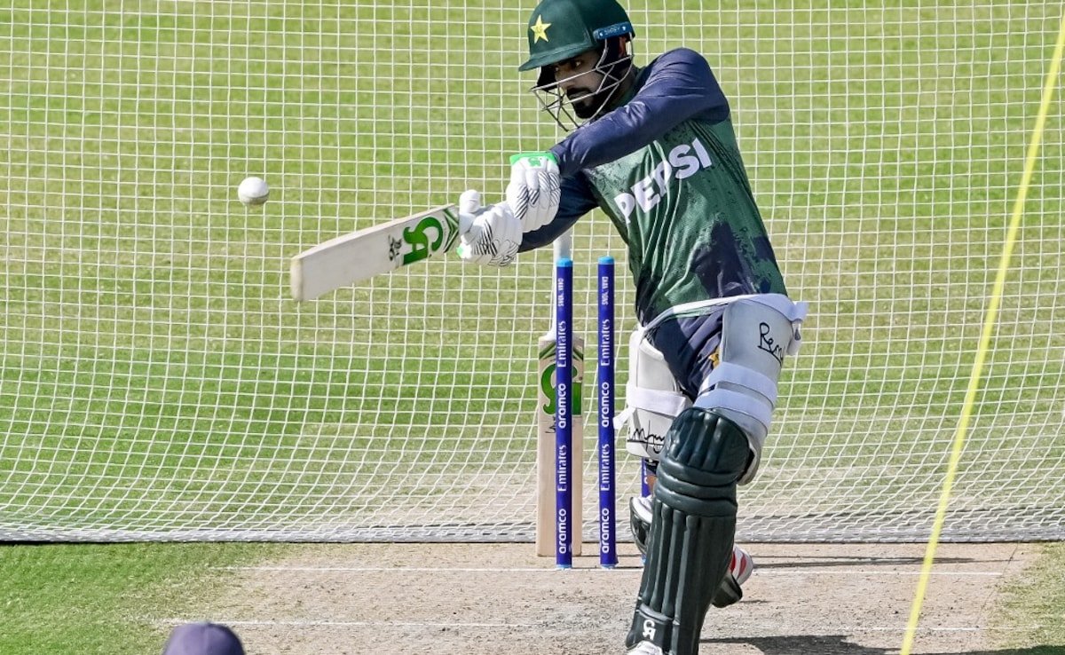 'దేశం మొదట వస్తుంది ...': ఆర్ అశ్విన్ తరువాత, మాజీ పాకిస్తాన్ స్టార్ యొక్క క్రూరమైన టేక్ ఆన్ బాబర్ అజామ్