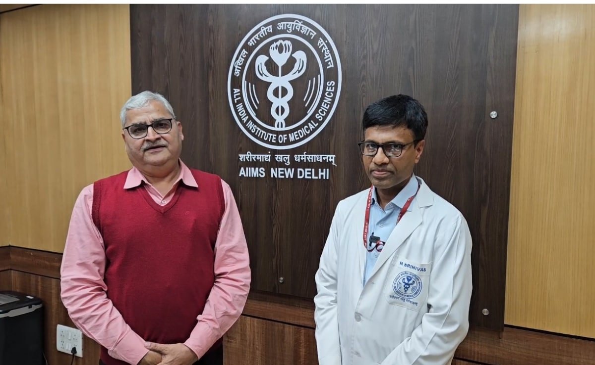 'రోజుకు 18 గంటలు పని చేయడంలో తప్పు ఏమీ లేదు': ఐమ్స్ చీఫ్