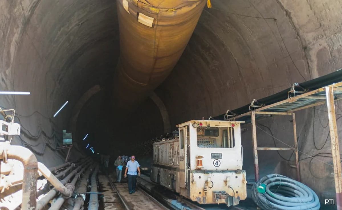 8 మంది చిక్కుకున్న పురుషుల మనుగడపై తెలంగాణ మంత్రి