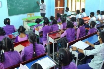 AP GOVT ఉపాధ్యాయులు: టీచర్ల బదిలీల బదిలీల కసరత్తు - సీనియారిటీ సీనియారిటీ జాబితాలు ఆలస్యం ...!