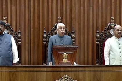AP అసెంబ్లీ సెషన్: ఏపీ అసెంబ్లీ సమావేశాలు ప్రారంభం ప్రారంభం, ఎమ్మెల్యేలతో కలిసి సభకు హాజరైన జగన్ జగన్, సభలో వైసీపీ వైసీపీ వైసీపీ