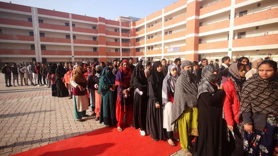 Delhi ిల్లీ అసెంబ్లీ ఎన్నికల ప్రత్యక్ష నవీకరణలు 2025: ఢిల్లీ అసెంబ్లీ ఎన్నికల్లో బీజేపీదే బీజేపీదే విజయం విజయం ఎగ్జిట్ ఎగ్జిట్ ఎగ్జిట్ ఎగ్జిట్ పోల్స్ h kni ిల్లీ అసెంబ్లీ ఎన్నికలు మరియు నిష్క్రమణ ఎన్నికలు ప్రత్యక్ష నవీకరణలు జాతీయ రాజధానిలో ఆప్ బిజెపి కాంగ్రెస్ ట్రయాంగిల్ ఫైట్ వివరాలను తనిఖీ చేయండి