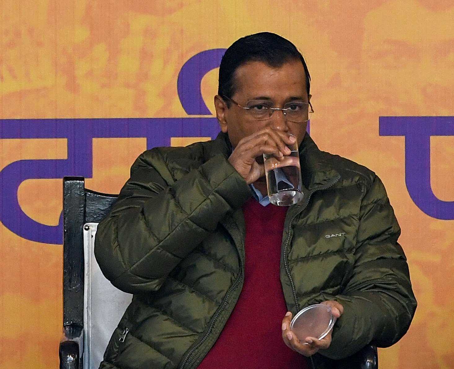 Delhi ిల్లీ ఎన్నికలకు వెళ్ళడానికి ముందు హర్యానా రోజులో అరవింద్ కేజ్రీవాల్ పోలీసు కేసును ఎదుర్కొంటున్నాడు