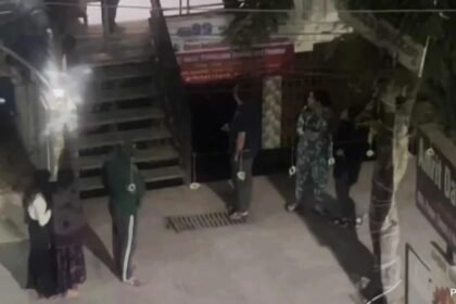 Delhi ిల్లీ నివాసితులు భూకంపం సమయంలో పెద్ద "బూమ్" ను నివేదిస్తారు: అది ఏమిటి