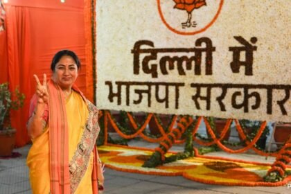 Delhi ిల్లీ ముఖ్యమంత్రి సంపదను పరిశీలించండి