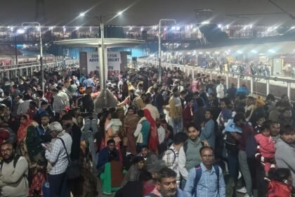 Delhi ిల్లీ రైల్వే స్టేషన్‌లో మహా కుంభంలో 10 మంది మహిళలు, 15 మంది పిల్లలు చనిపోయారు