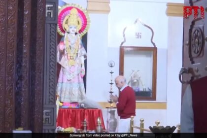 Delhi ిల్లీ లెక్కింపుకు ముందు మనీష్ సిసోడియా ఆలయం నడుస్తుంది