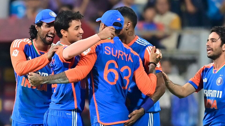 Ind vs eng 5th t20: ఇంగ్లండ్‍ను ఇంగ్లండ్‍ను కూల్చేసిన భారత్ .. భారీ భారీ గెలుపుతో రికార్డు .. మెరుపు శతకం సహా బౌలింగ్‍లోనూ అభిషేక్ అభిషేక్ అభిషేక్