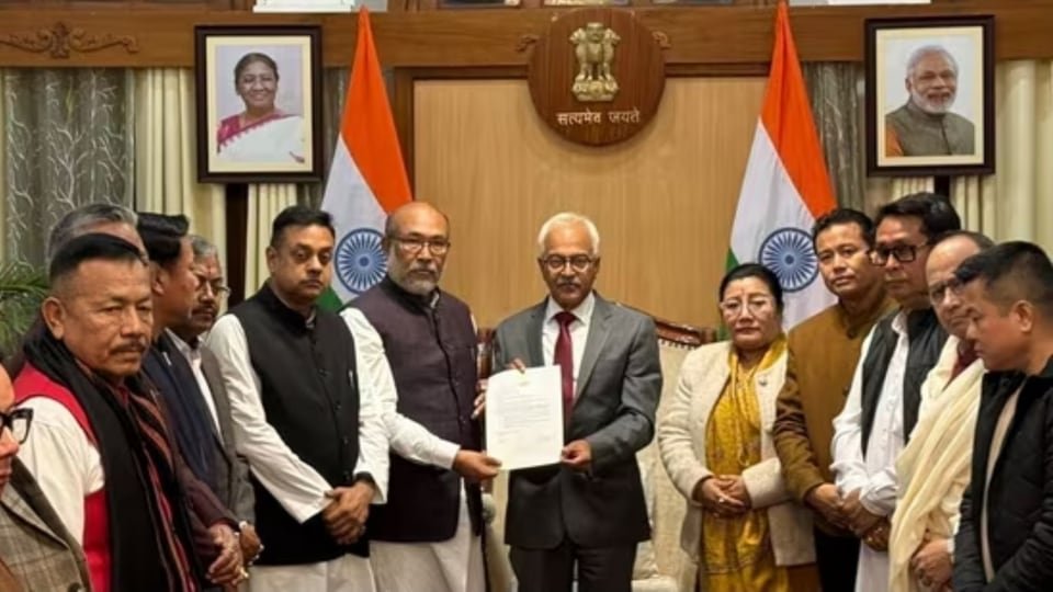 MANIPUR CM రాజీనామా: మణిపూర్ ముఖ్యమంత్రి ముఖ్యమంత్రి సింగ్ సింగ్ రాజీనామా .. ఆ ఆ కారణాలతోనే ..