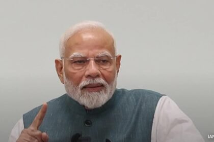 PM నటులు, వ్యాపార నాయకులతో సంకర్షణ చెందుతుంది, "విలువైన ఇన్పుట్లను" తీసుకుంటుంది