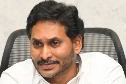 YSRCP సోషల్ మీడియా: వైసీపీ సోషల్ మీడియా ఎలా పనిచేస్తుంది పనిచేస్తుంది ..? 10 ఆసక్తికరమైన విషయాలు