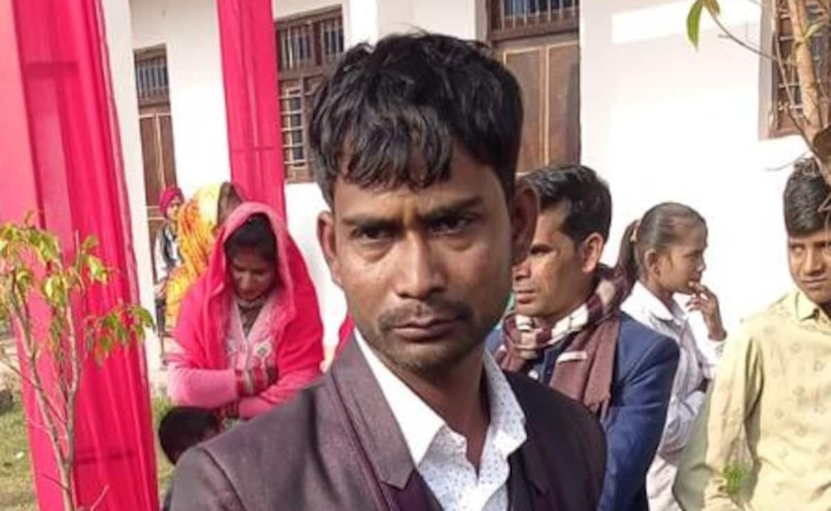 అతను వధువు యొక్క బెస్ట్ ఫ్రెండ్‌ను గార్లాండ్స్ చేసిన తర్వాత తాగిన వరుడు చెంపదెబ్బ కొడతాడు