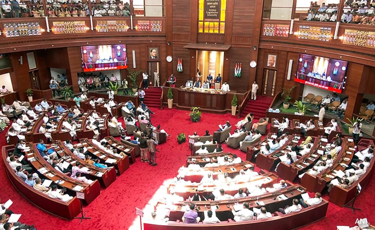 అస్సాం అసెంబ్లీలో 90 ఏళ్ల 'నమాజ్ బ్రేక్' సంప్రదాయాన్ని ముగించారు