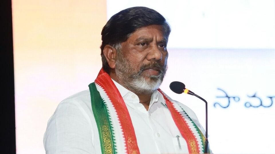 ఇందిరమ్మ ఇళ్ల నిర్మాణంపై బిగ్ బిగ్ అప్డేట్ అప్డేట్, పాలమూరు పాలమూరు శ్రీకారం శ్రీకారం-డిప్యూటీ సీఎం భట్టి విక్రమార్క ఆదేశాలు ఆదేశాలు ఆదేశాలు- డిప్యూటీ సిఎమ్ భట్టి విక్రమార్కా ఇందిరామ్మ హౌసింగ్ స్కీమ్ పలామురులో ప్రారంభించమని ఆదేశించింది, తెలంగాణ.