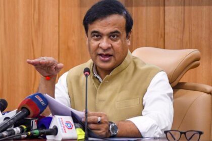 కాంగ్రెస్ ఎంపి భార్యతో పాక్ జాతీయ "అనుసంధానించబడిన" పై అస్సాం ఆదేశించారు