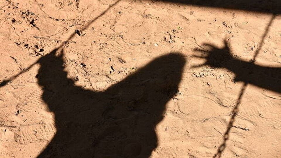 కాకినాడ నేరం: కాకినాడ కాకినాడ జిల్లాలో .. కేక్ కేక్ కొనిస్తాన‌ని తీసుకెళ్లి .. ఐదేళ్ల చిన్నారిపై యువ‌కుడు యువ‌కుడు యువ‌కుడు