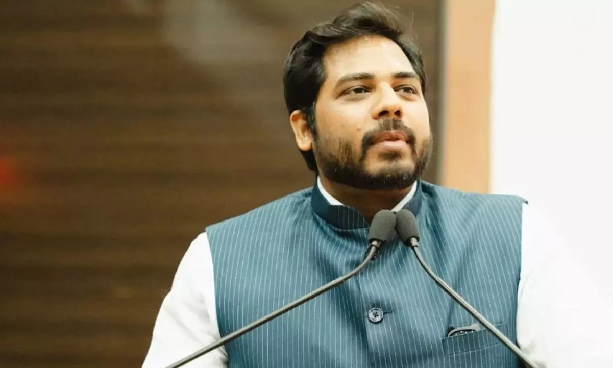 కేంద్ర ప్రభుత్వం గిరిజనులకు అన్యాయం అన్యాయం