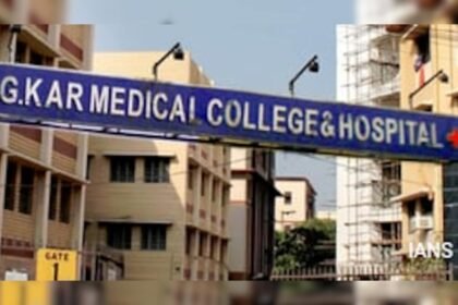 కోల్‌కతా యొక్క ఆర్‌జి కార్ మెడికల్ కాలేజీ విద్యార్థి ఆమె ఇంట్లో చనిపోయినట్లు గుర్తించారు