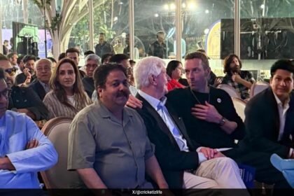 "క్రిస్ మార్టిన్ ఎవరో తెలియదు": వైరల్ కోల్డ్‌ప్లే పిక్చర్‌లో రాజీవ్ షుక్లా