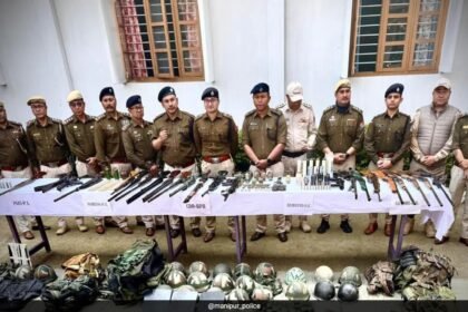 గవర్నర్ గడువుకు 2 రోజులు, మణిపూర్లో ఎక్కువ మంది తుపాకీలు లొంగిపోయాయి