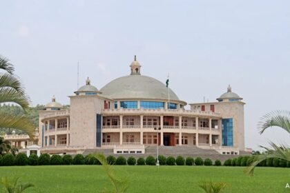 గవర్నర్ రాబోయే మణిపూర్ అసెంబ్లీ సెషన్ "శూన్యమైన మరియు శూన్యత" అని ఆదేశించారు