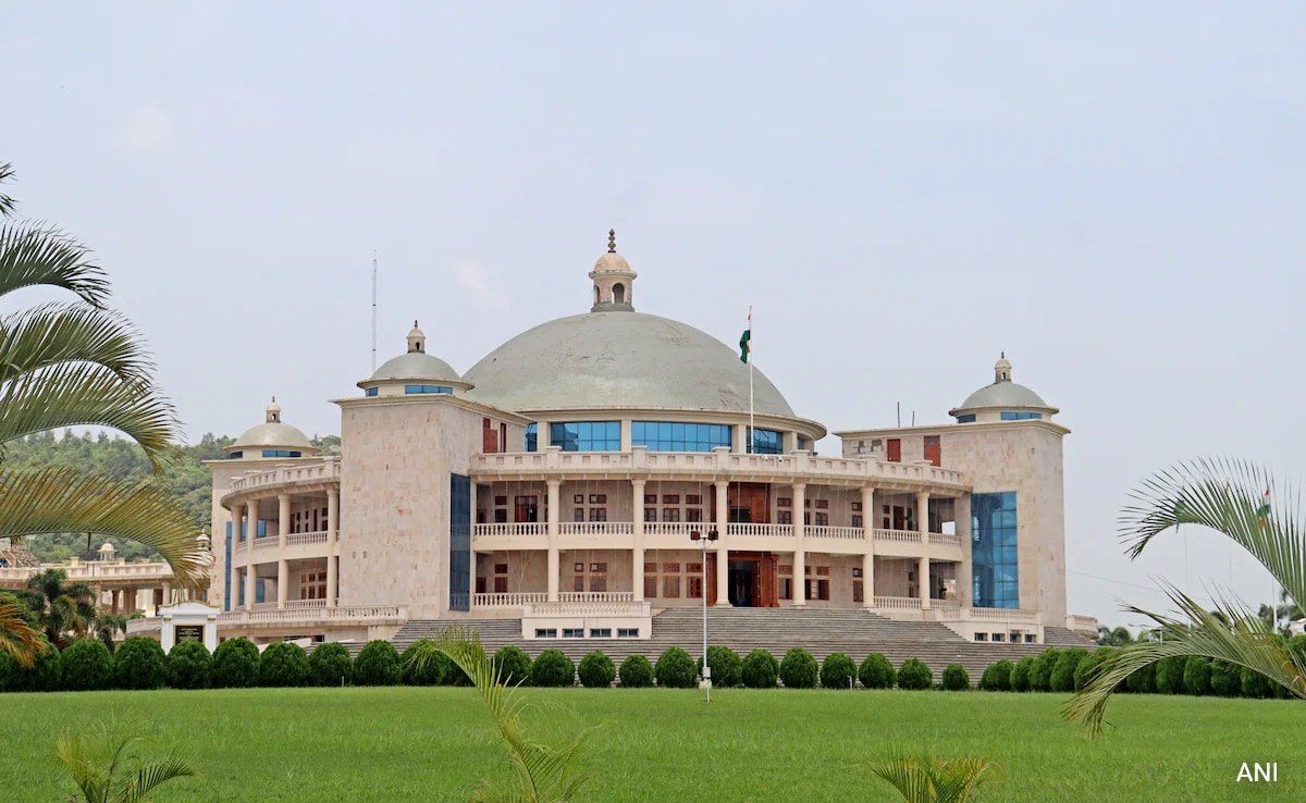 గవర్నర్ రాబోయే మణిపూర్ అసెంబ్లీ సెషన్ "శూన్యమైన మరియు శూన్యత" అని ఆదేశించారు