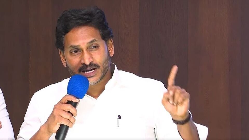 చట్టానికి, న్యాయానికి న్యాయానికి చోటు లేదు .. వల్లభనేని వల్లభనేని వంశీ అరెస్టుపై జగన్ రియాక్షన్ ఇదే ఇదే!